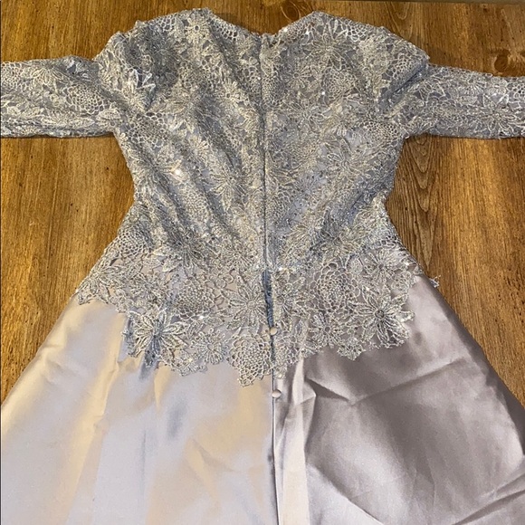 Teri Jon silver metallic lace gown - Picture 5 of 16